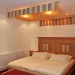 Hotell Zum Hackstueck 4*