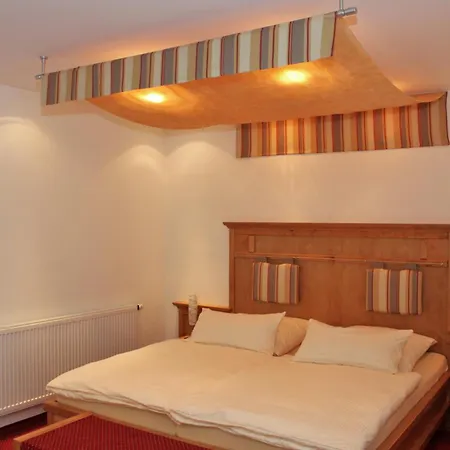 Hotell Zum Hackstueck 4*